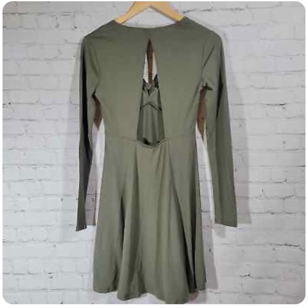 GB.  Olive color. Tie Front, long sleeve mini dress. Size Small. Cut out… - Picture 7 of 13